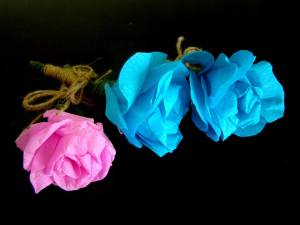 Floricele colorate de pus in piept